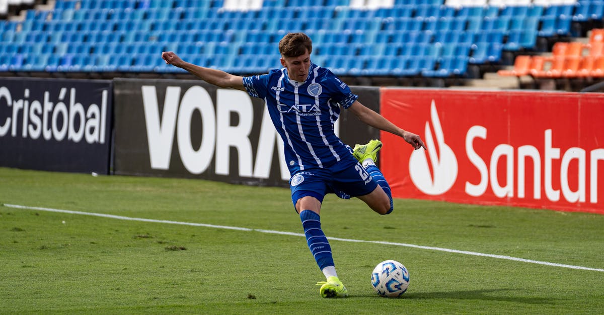 How to Replace Torn Sections of Synthetic Grass